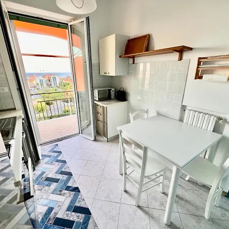 Blu Box - Terrazza Sul Mare * Pietra Ligure