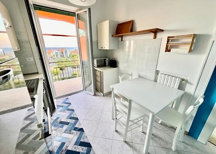 Blu Box - Terrazza Sul Mare * Pietra Ligure